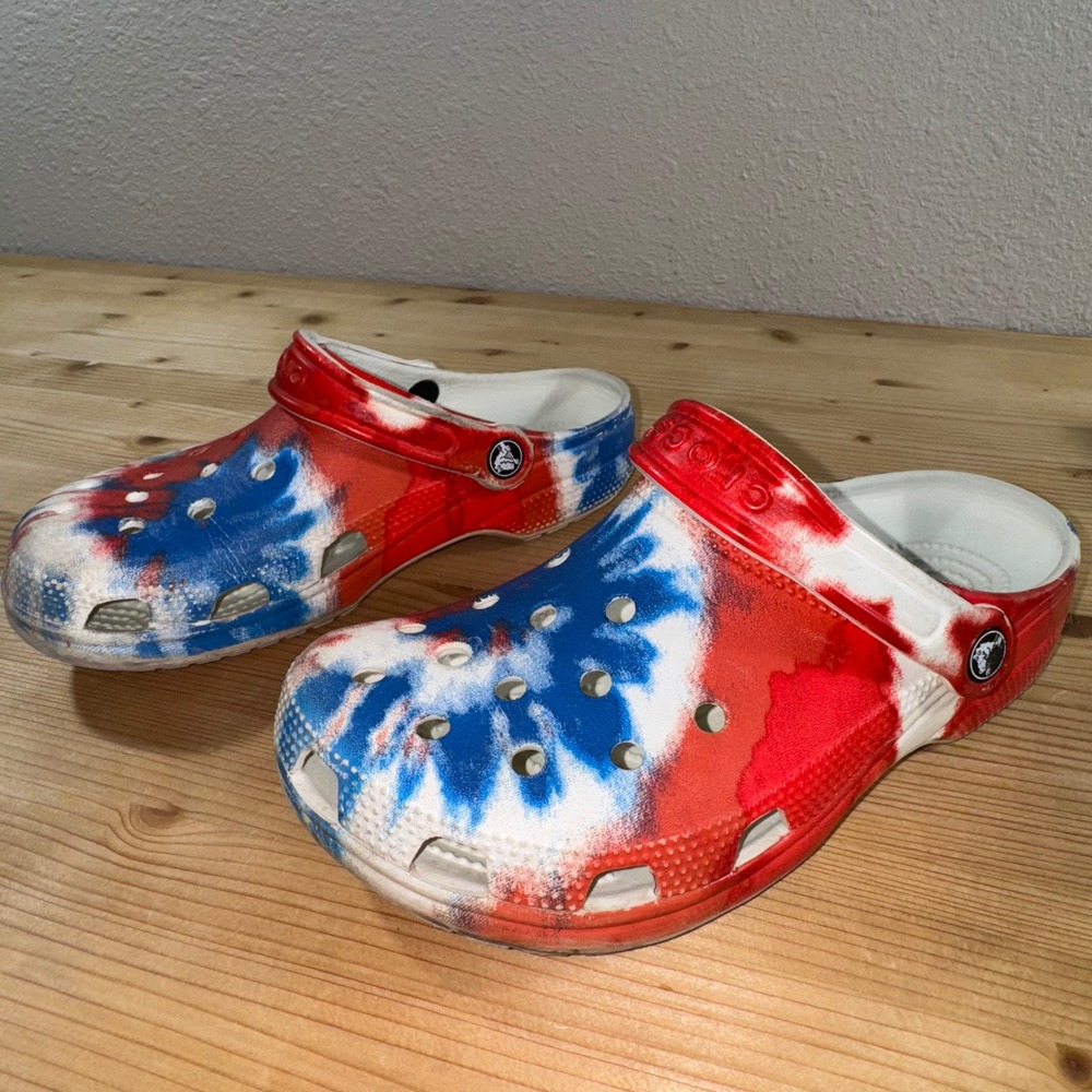 Crocs Classic Clog Tie-Dye Red White Blue Women's 7 (Men's 5) PATRIOTIC USA